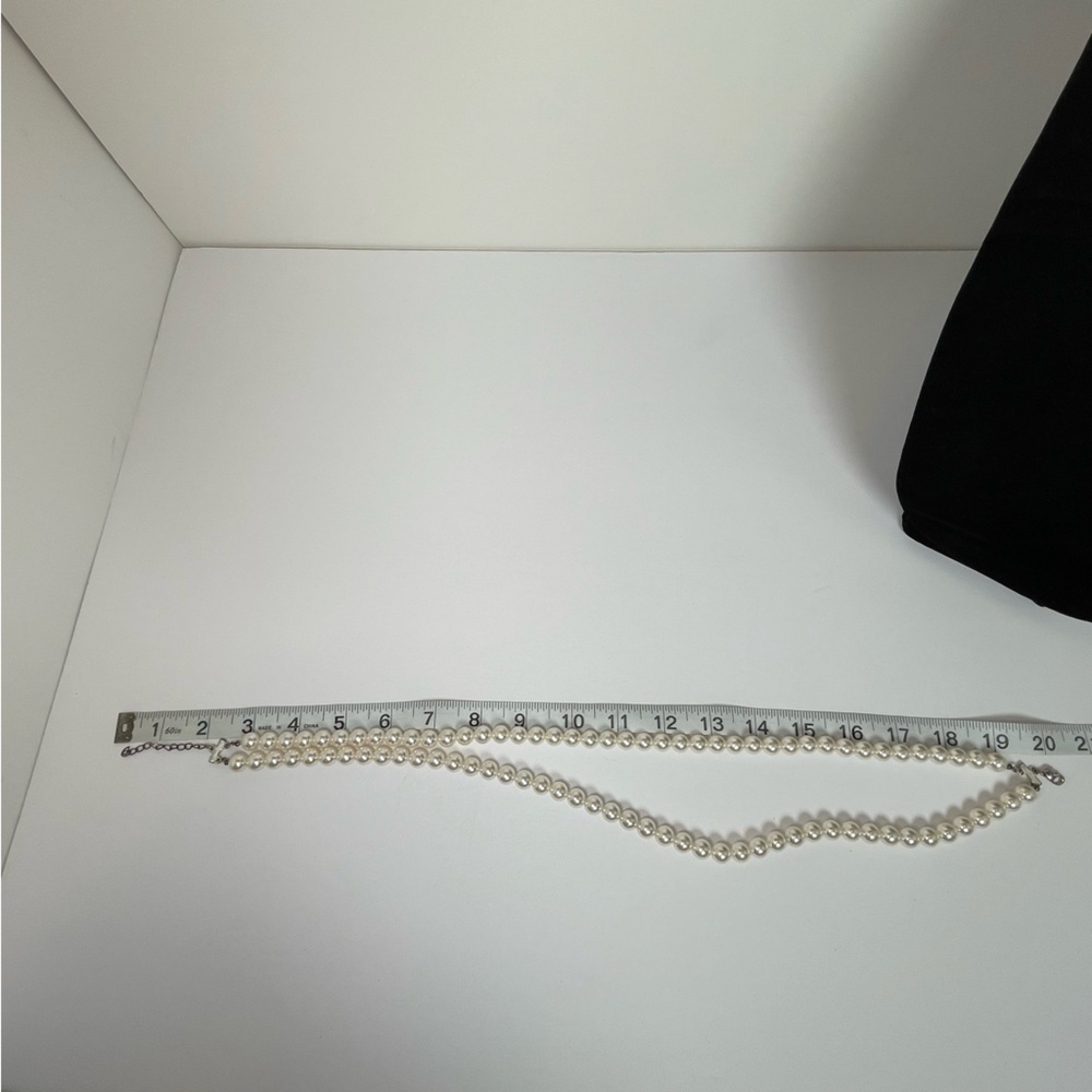 Elegant Double-Strand Faux Pearl Choker Necklace - Picture 6 of 6